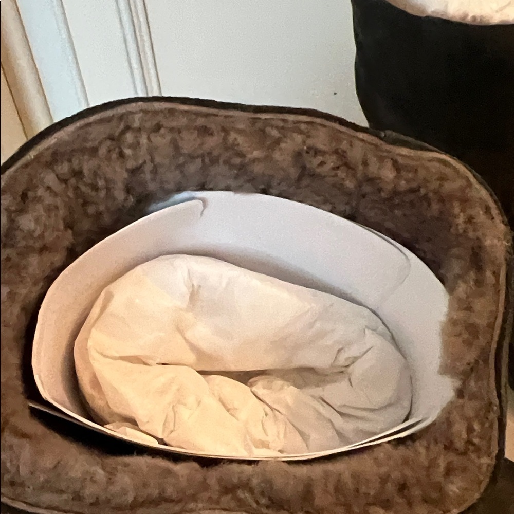 Jimmy Choo Yari flat suede shearling boots - Picture 2 of 8